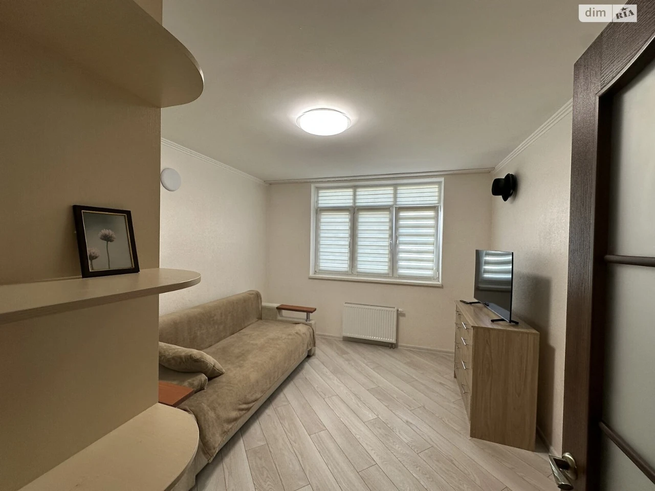 Long-Term Rental Apartment, Pozniaky