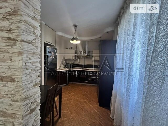 For sale 3-room apartment 101 sq. m. on Volynska Street 10 • ID 34680
