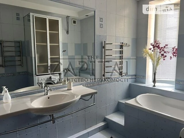 For sale 3-room apartment 101 sq. m. on Volynska Street 10 • ID 34680