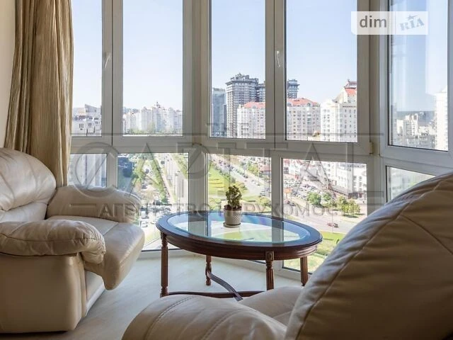 Продаж 3к квартири 115 кв. м на просп. Володимира Івасюка 24