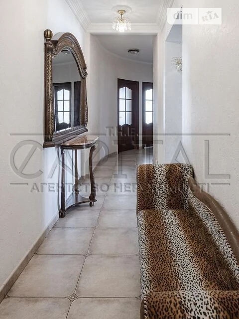 Продаж 3к квартири 115 кв. м на просп. Володимира Івасюка 24