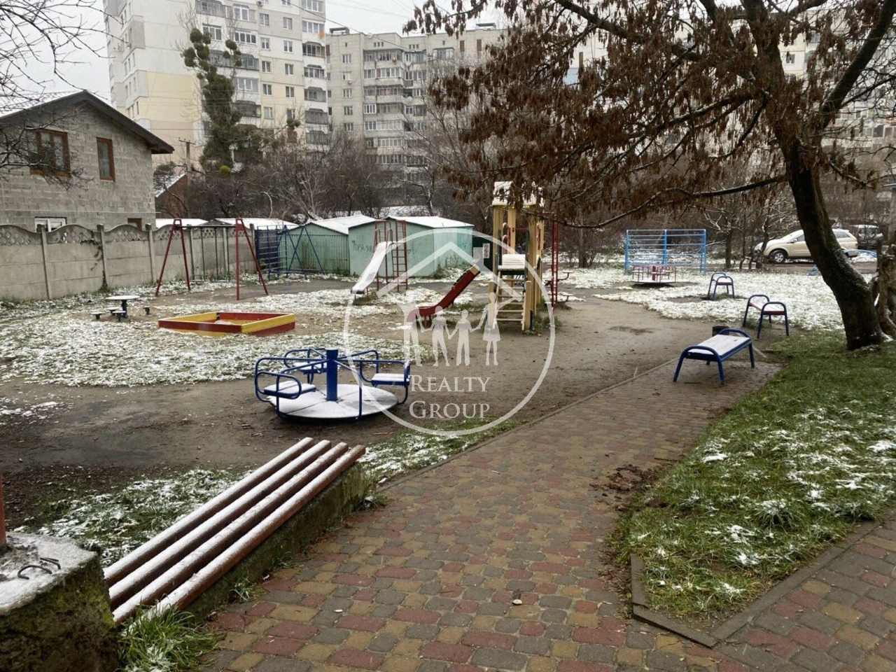 Двухкомнатная квартира на Гринченко, рядом с рынком, в жилом состоянии