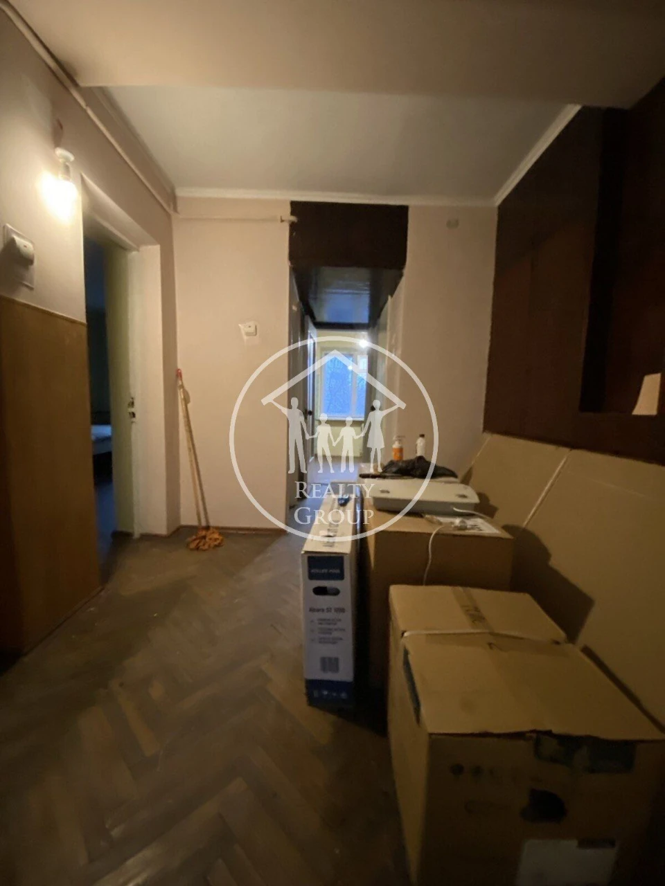 Двухкомнатная квартира на Гринченко, рядом с рынком, в жилом состоянии