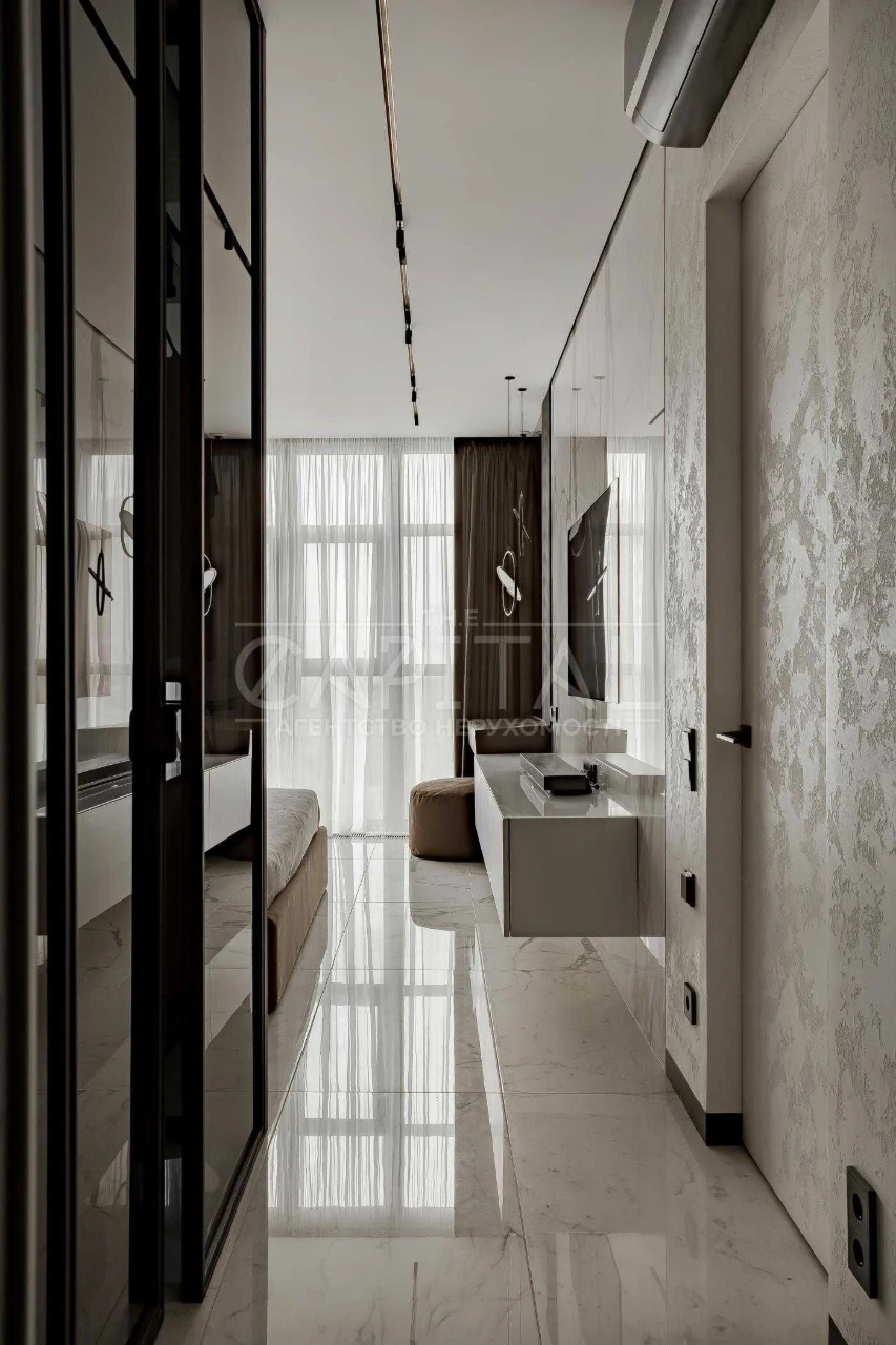 Sale of a stylish 3-bedroom apartment in the ЖК Новопечерські Липки complex