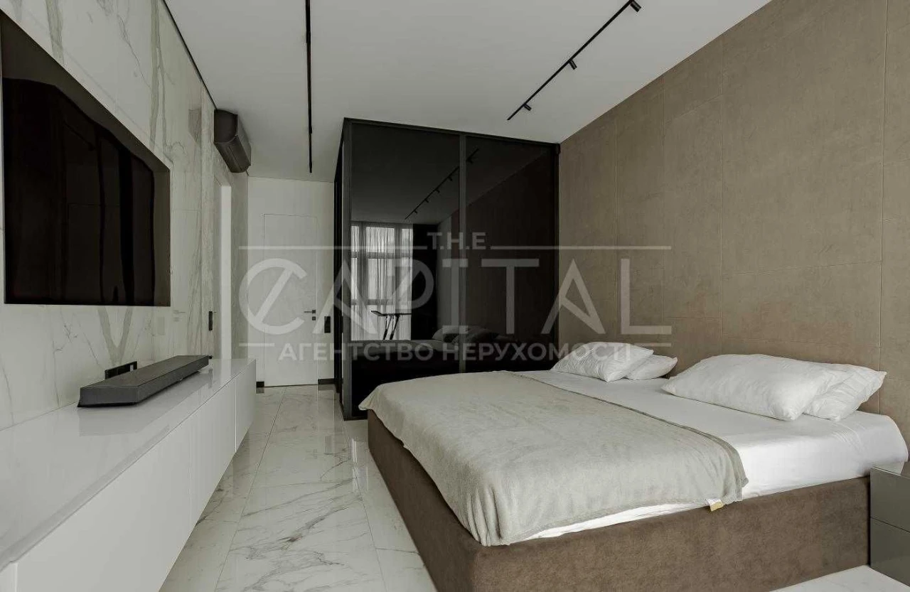 Sale of a stylish 3-bedroom apartment in the ЖК Новопечерські Липки complex