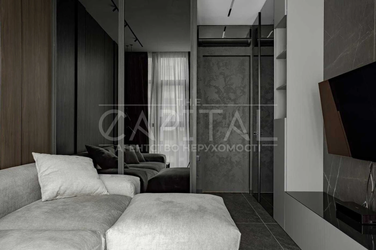 Sale of a stylish 3-bedroom apartment in the ЖК Новопечерські Липки complex