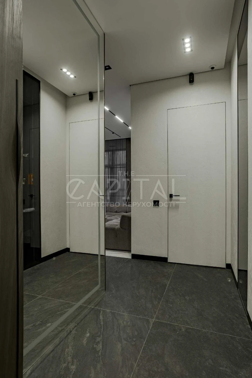 Sale of a stylish 3-bedroom apartment in the ЖК Новопечерські Липки complex