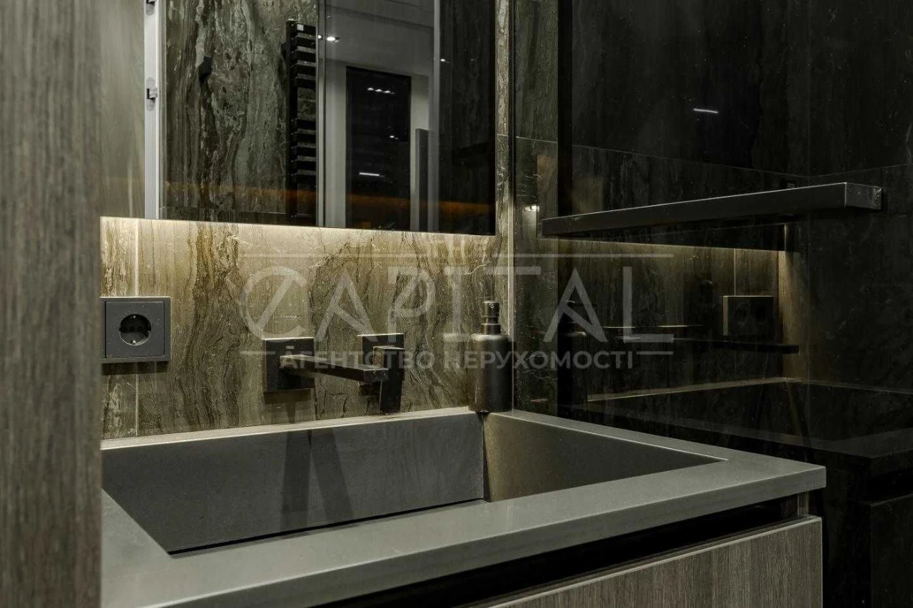 Sale of a stylish 3-bedroom apartment in the ЖК Новопечерські Липки complex
