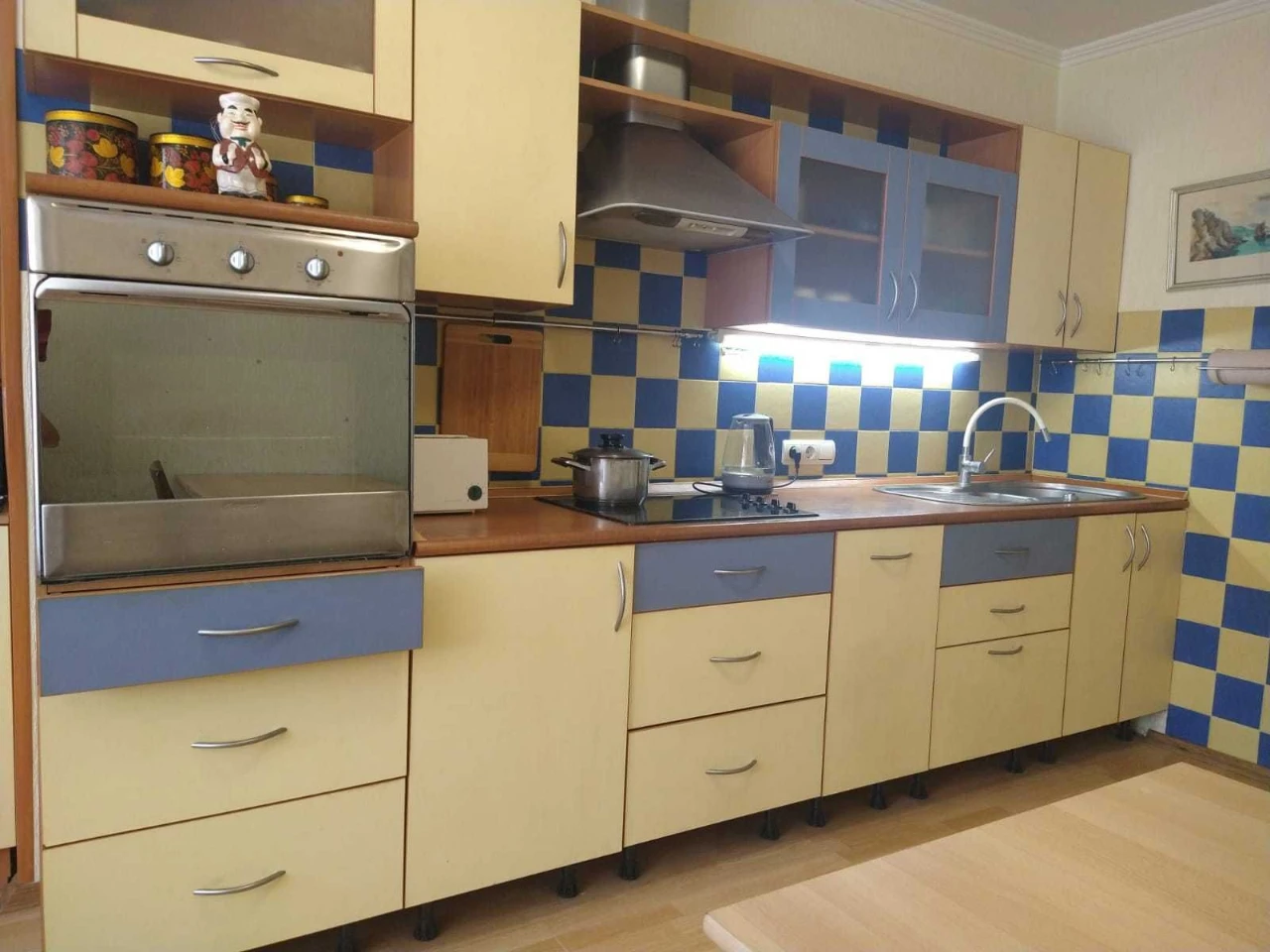 Бажана,30 спецпроэкт. 65м.кв.цегла. без %.