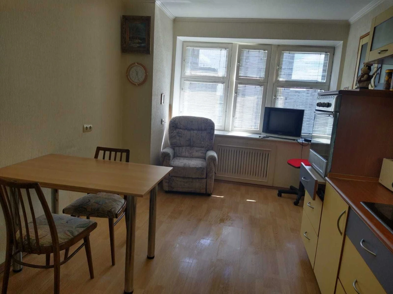 Бажана,30 спецпроэкт. 65м.кв.цегла. без %.