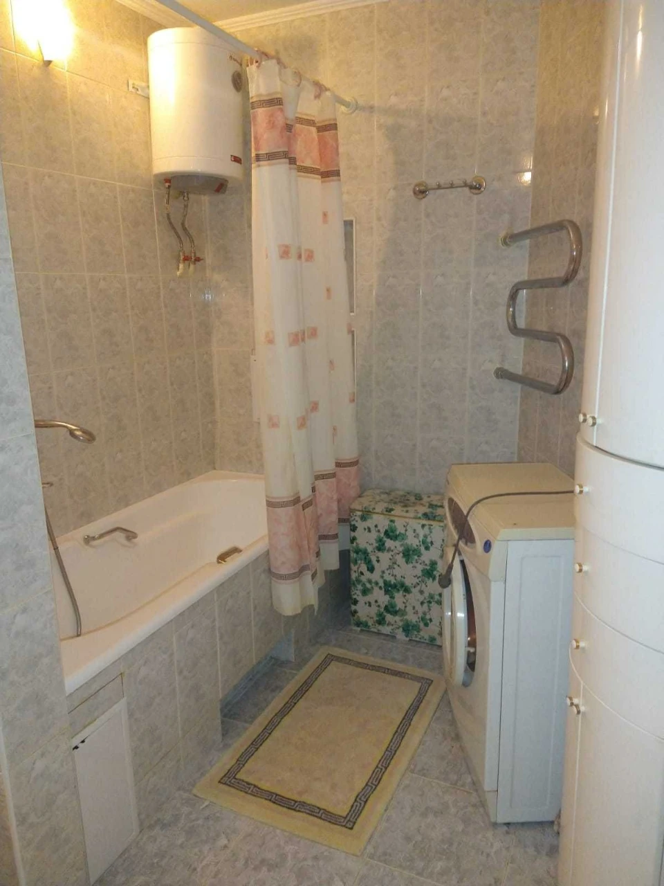 Бажана,30 спецпроэкт. 65м.кв.цегла. без %.