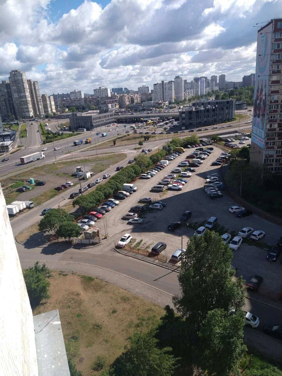 Бажана,30 спецпроэкт. 65м.кв.цегла. без %.