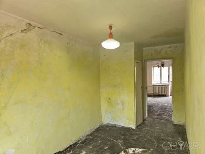 No commission. Sale of a 2-room apartment 45 sq.m. for major renovation.