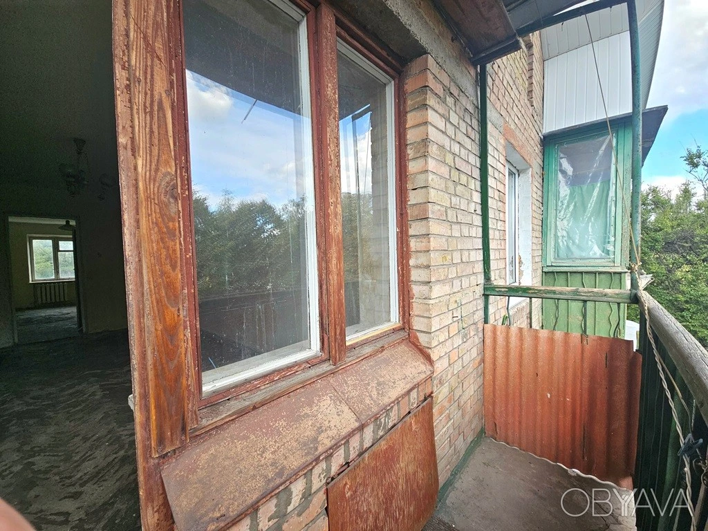 No commission. Sale of a 2-room apartment 45 sq.m. for major renovation.