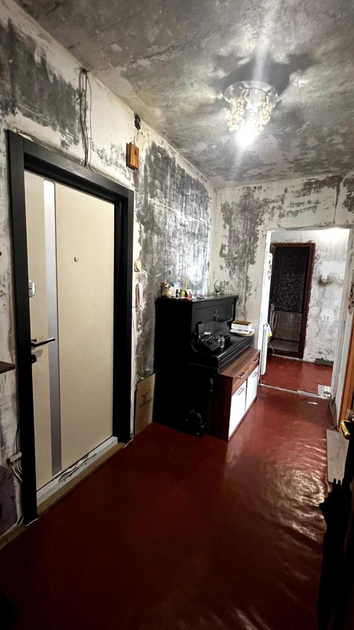 Продам 2-кімнатну квартиру по вул. Драгоманова, 23.