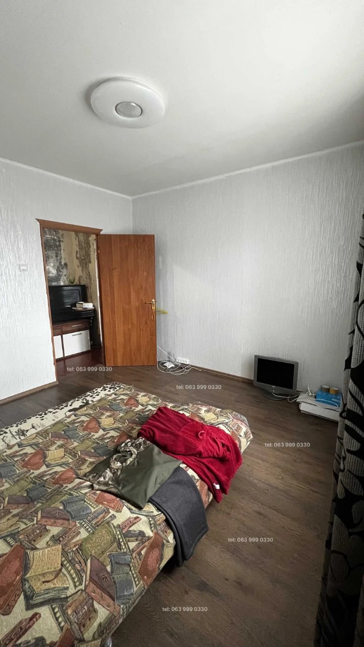 Продам 2-кімнатну квартиру по вул. Драгоманова, 23.