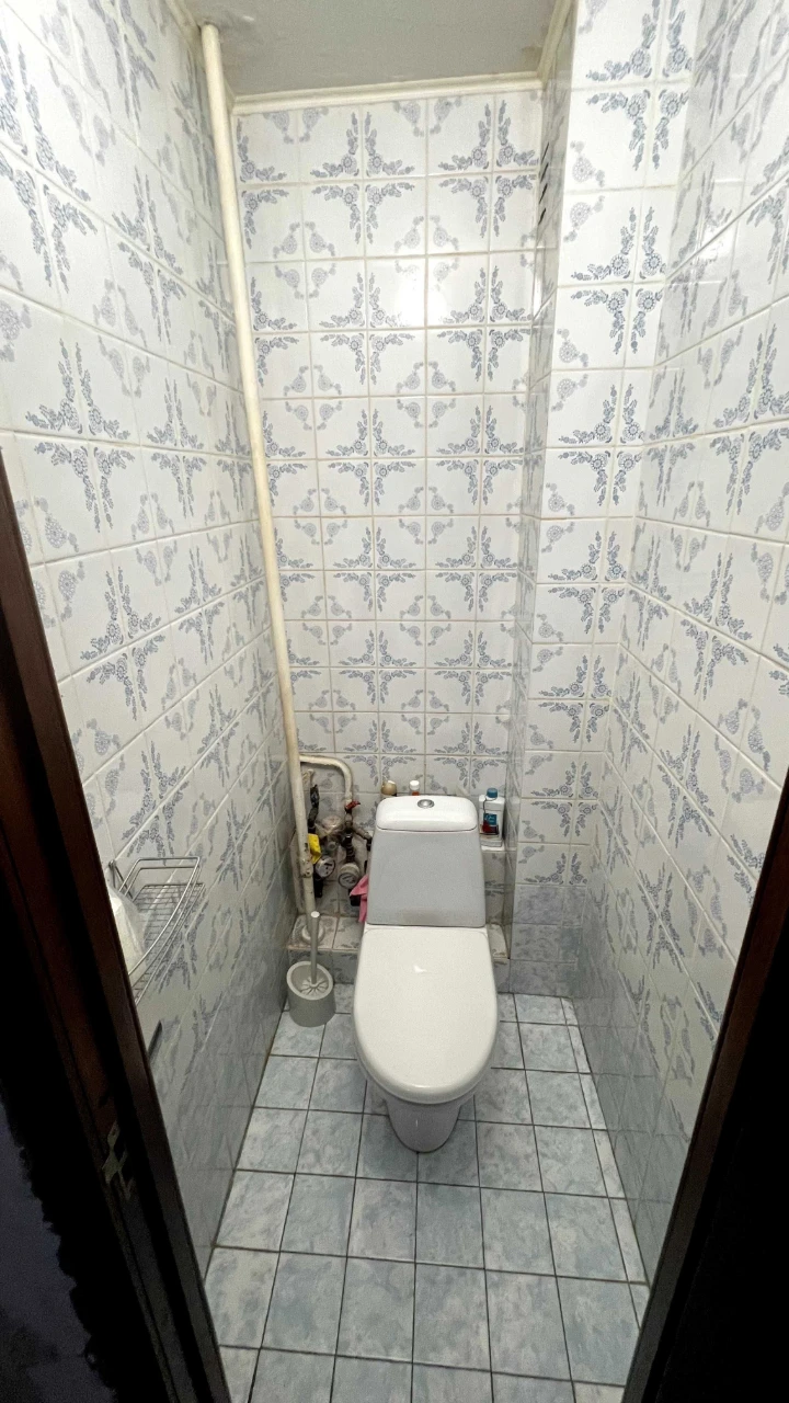 Продам 2-кімнатну квартиру по вул. Драгоманова, 23.