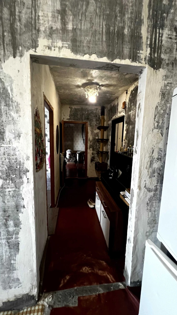 Продам 2-кімнатну квартиру по вул. Драгоманова, 23.