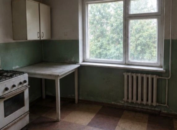 For Sale: 2-bedroom apartment in residential area "Topol-3"