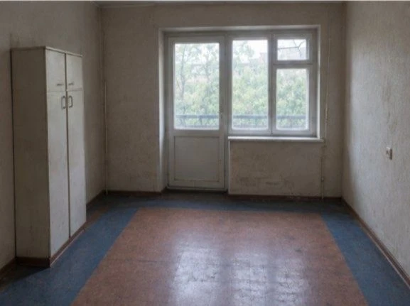 For Sale: 2-bedroom apartment in residential area "Topol-3"