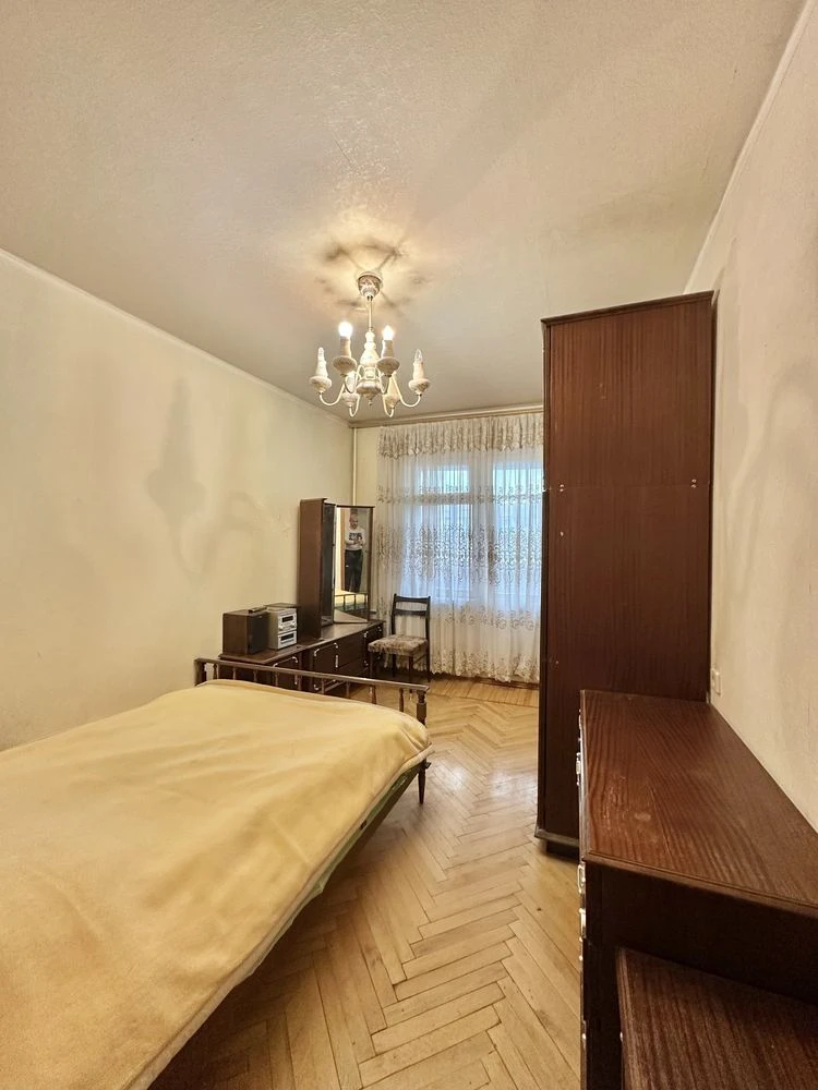 Продається простора 3-кімнатна квартира. Ідеальне планування. Житлова.