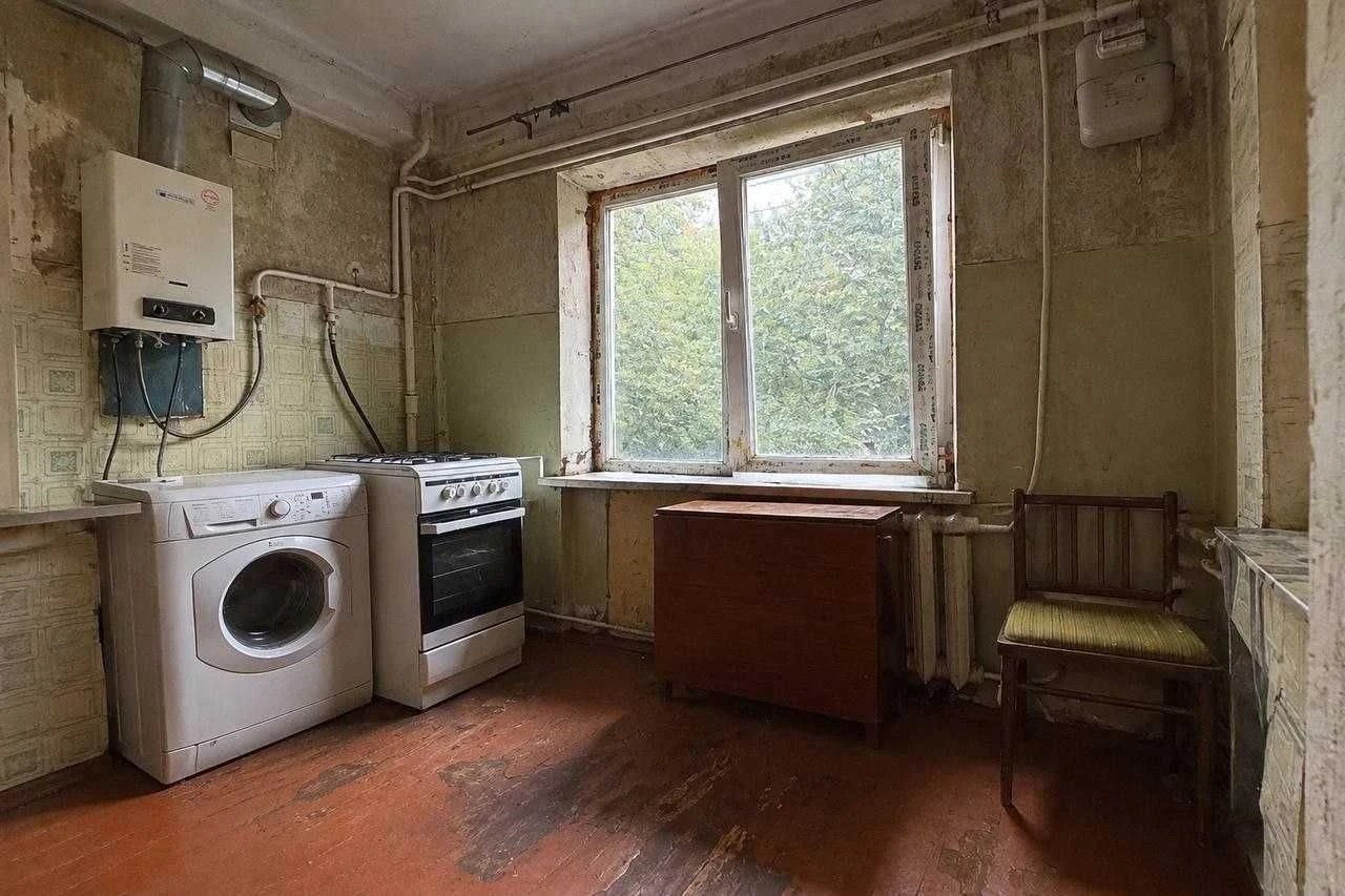 Продам 1 комнатную квартиру пр. Поля 135 Б