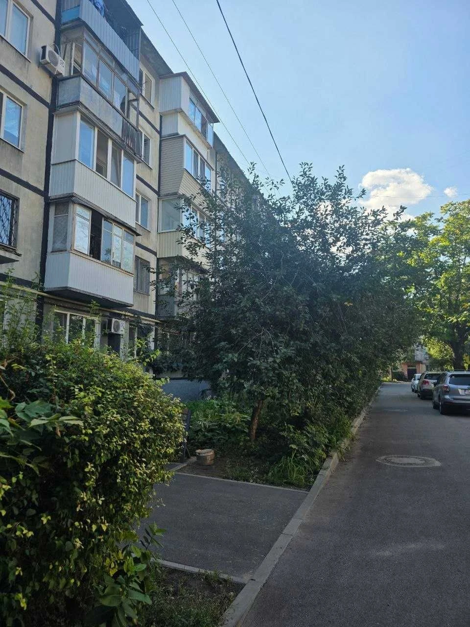 Продам 1 комнатную квартиру пр. Поля 135 Б