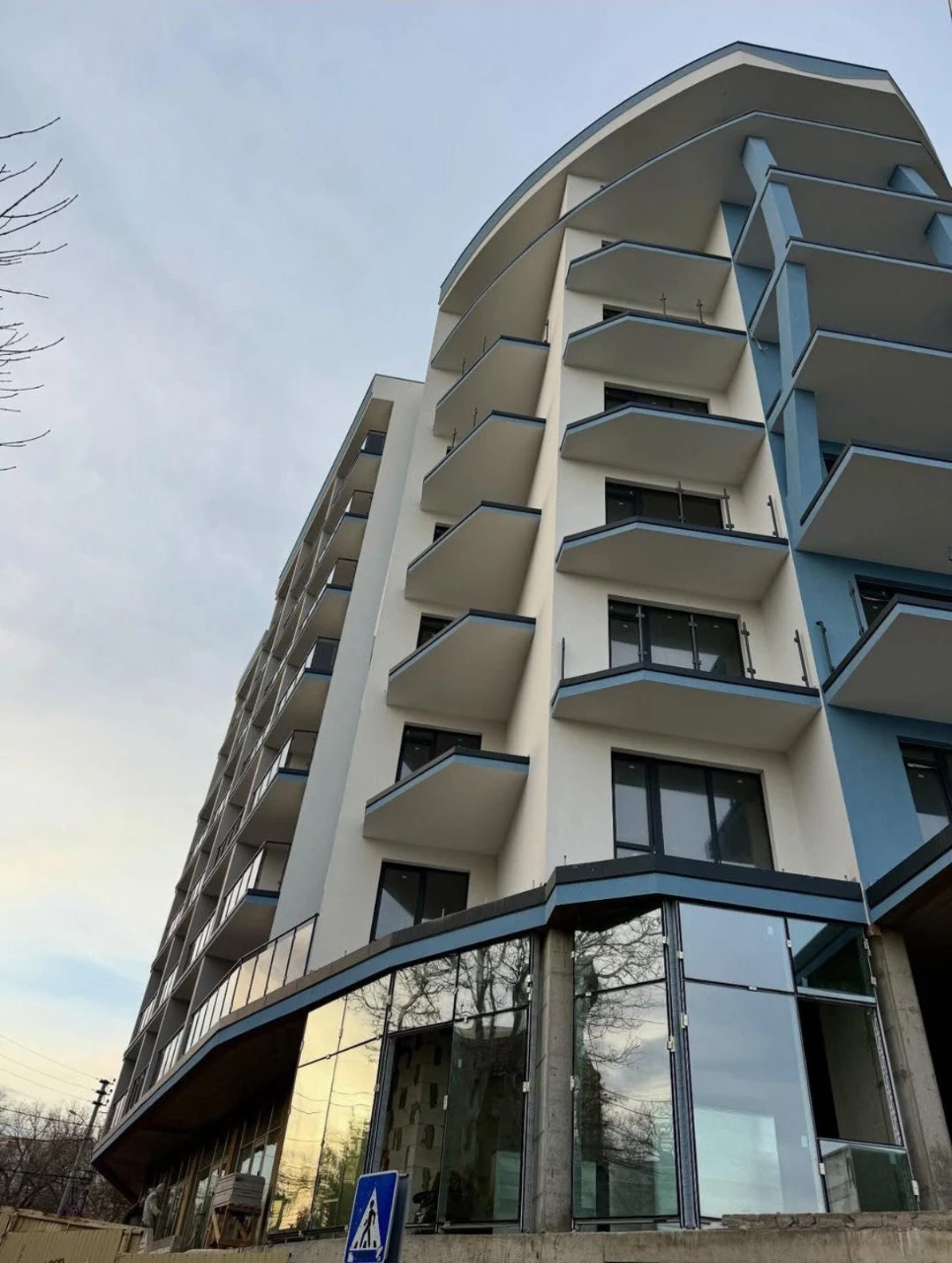 В продаже квартира в новом  доме на 10й Фонтане в ЖК БРИЗ МА