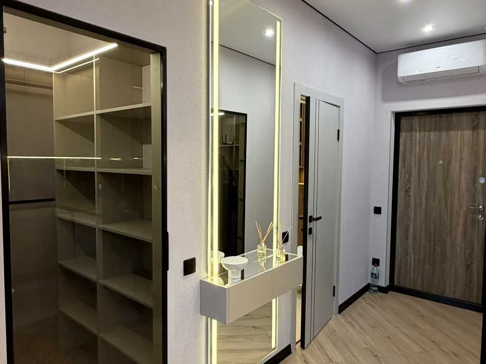 Apartment. Odesa, Genueska st.