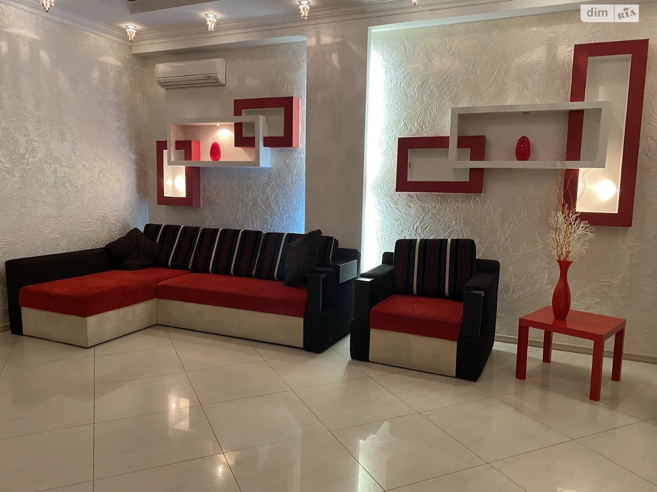 Long-Term Rental Apartment in Arcadia