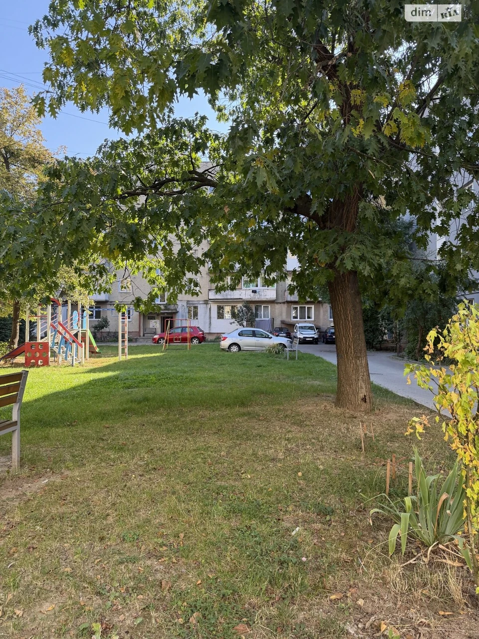 Sale of Apartment at Konovalets Chernovol
