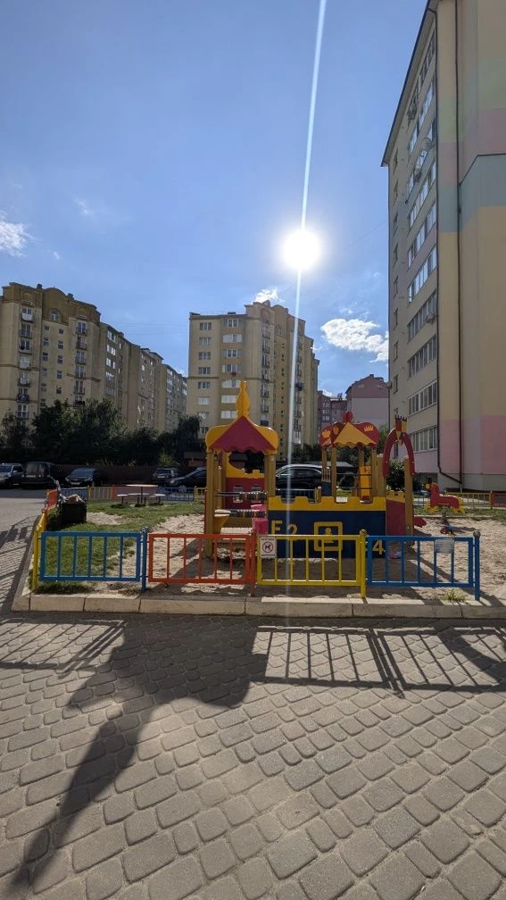 Продам велику  1-тну квартиру з виглядом на Вовчинецькі гори