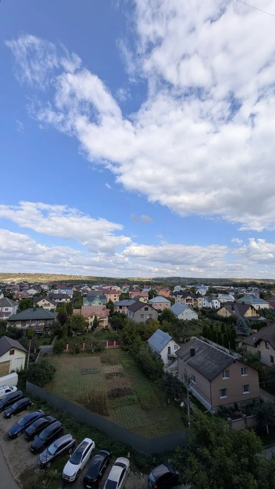 Продам велику  1-тну квартиру з виглядом на Вовчинецькі гори