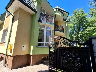 House. Ivano-Frankivsk, Mateiky Street