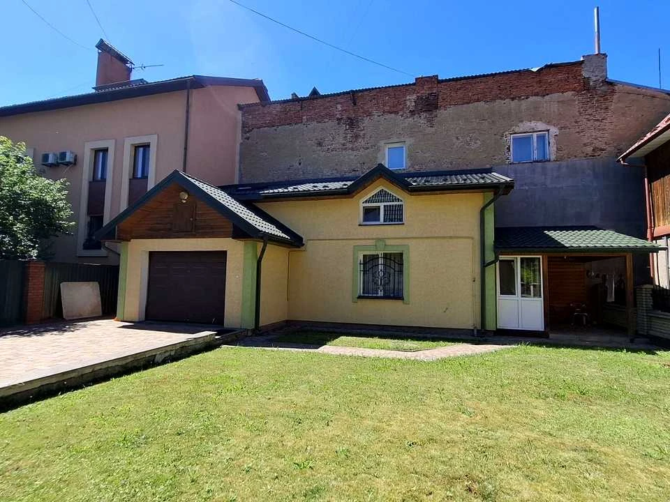 House. Ivano-Frankivsk, Mateiky Street