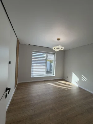 For Sale: New House. Tabla