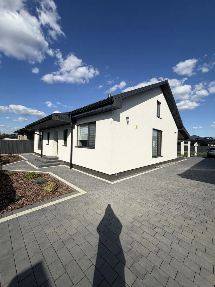 For Sale: New House. Tabla