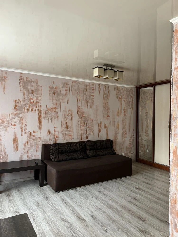 For Sale: 1-bedroom apartment in Pavlov Pole. August 23, 70. Sarzhin Yard.