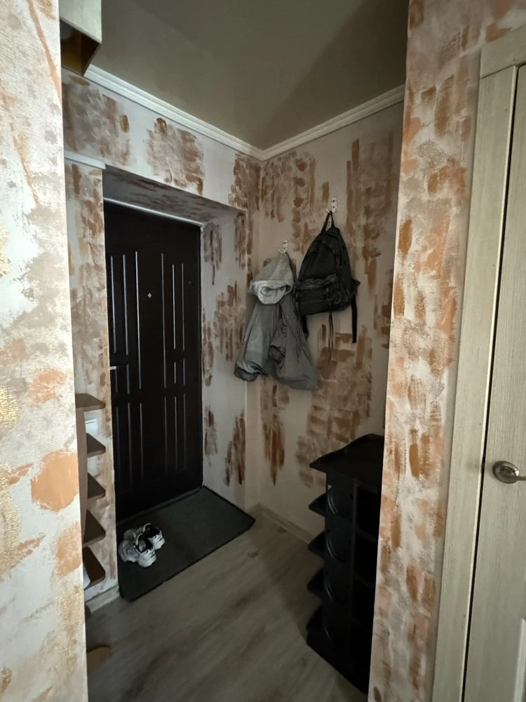 For Sale: 1-bedroom apartment in Pavlov Pole. August 23, 70. Sarzhin Yard.