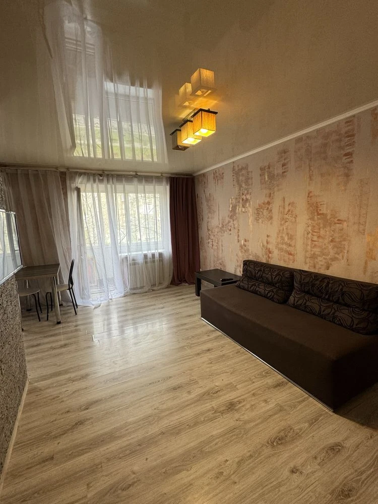 For Sale: 1-bedroom apartment in Pavlov Pole. August 23, 70. Sarzhin Yard.