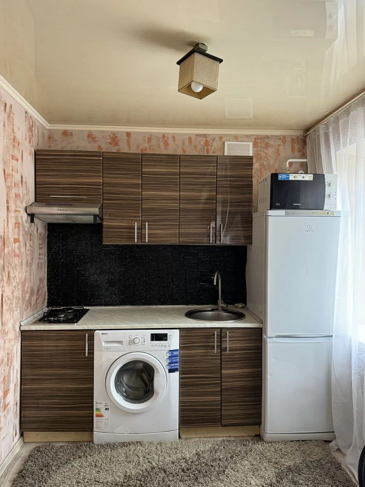 For Sale: 1-bedroom apartment in Pavlov Pole. August 23, 70. Sarzhin Yard.