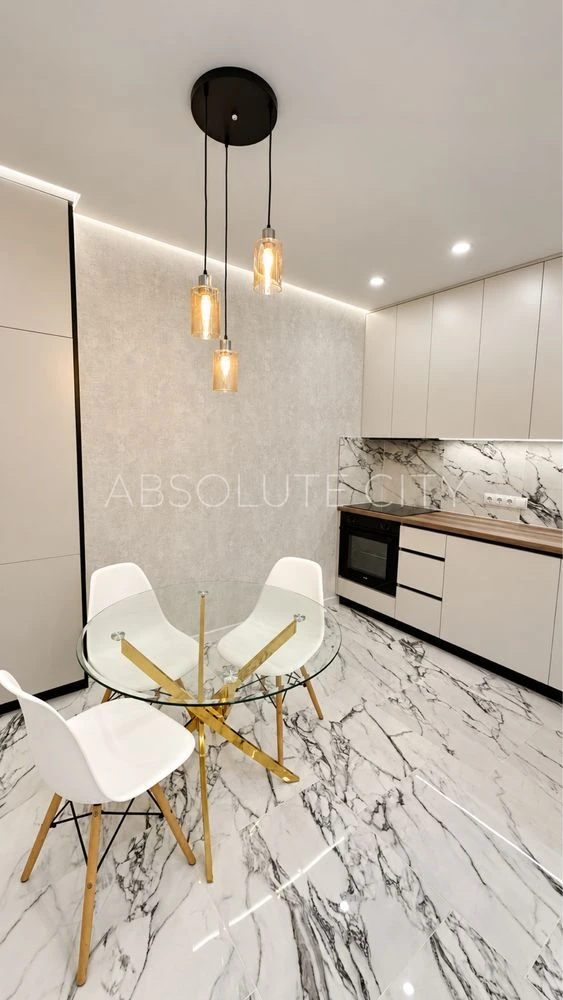 Apartment You'll Want to Move In To Today: 2 Rooms, New
