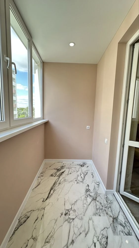 Apartment You'll Want to Move In To Today: 2 Rooms, New