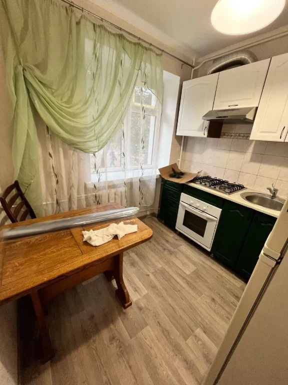 Продам 1 квартиру м.Масельского ул .Бригады Хартия(Рыбалко)2