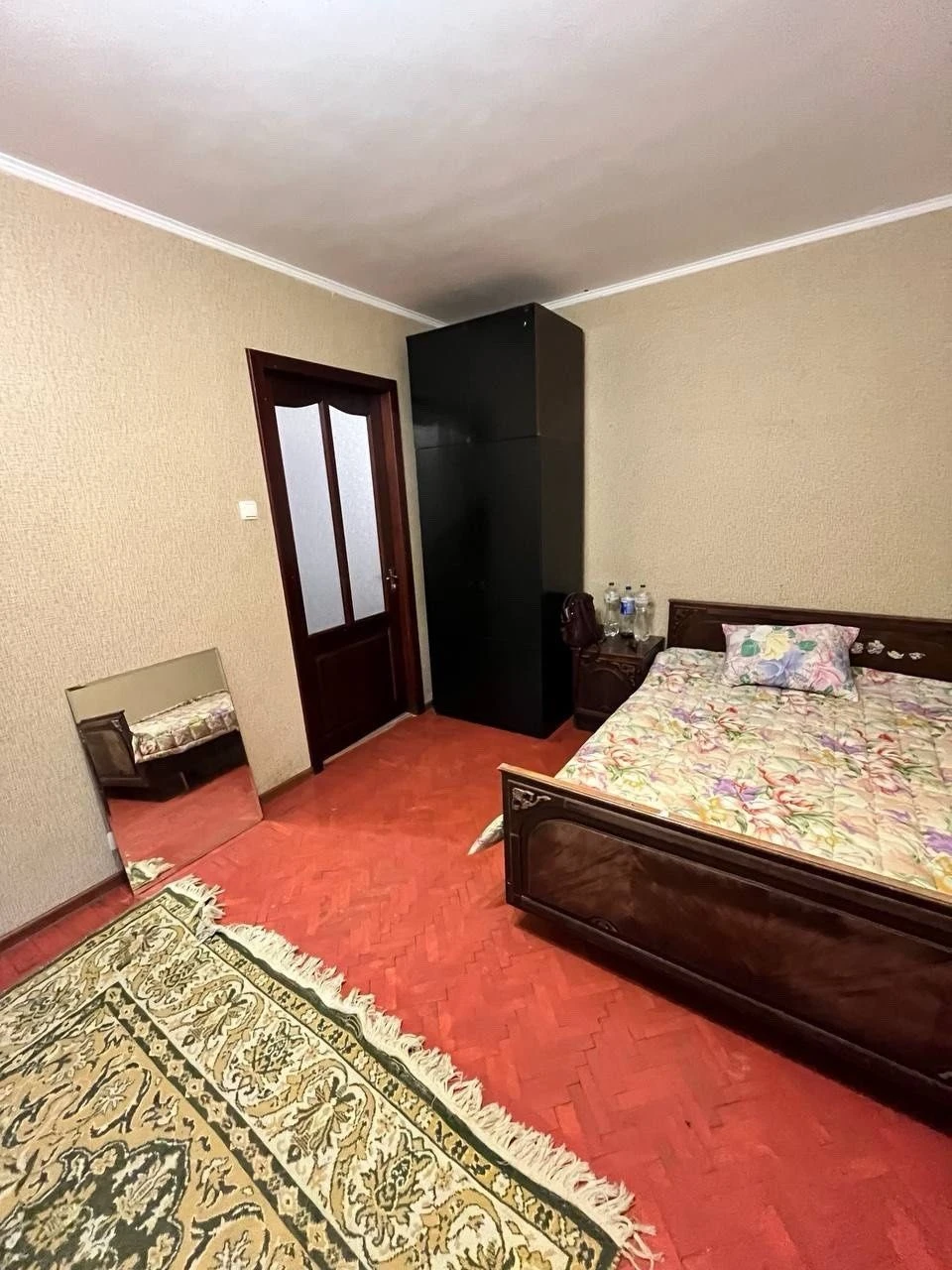 Продам 1 квартиру м.Масельского ул .Бригады Хартия(Рыбалко)2