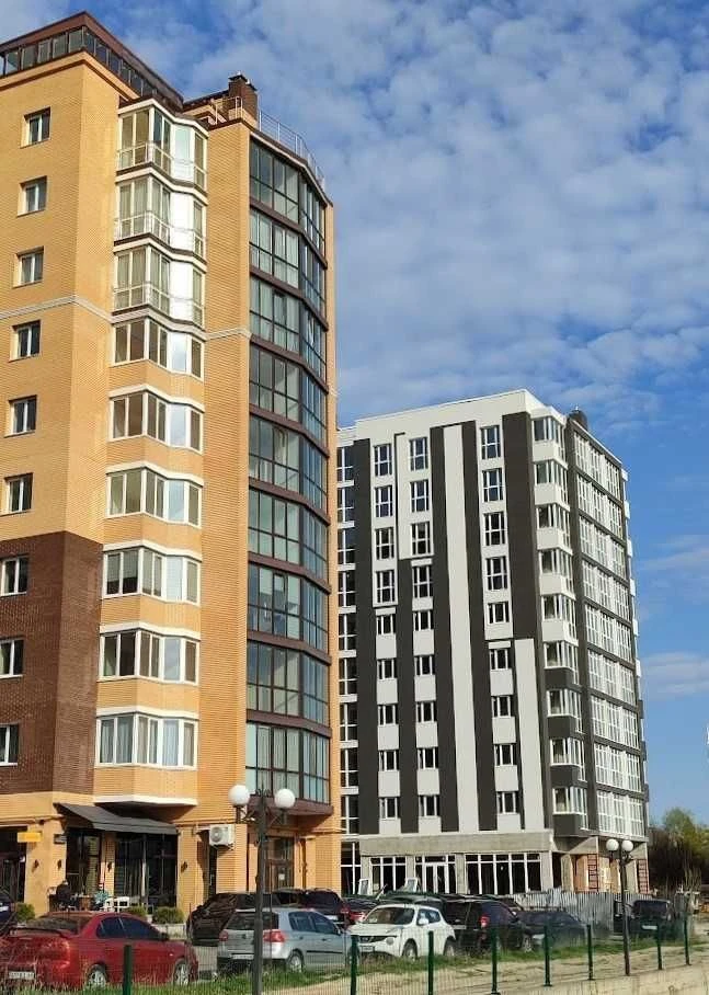 Продається 2-кімнатна новобудова в ЖК "Кришталеве озеро" на