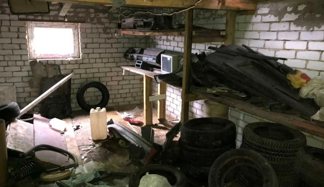 дві поверхи, гараж