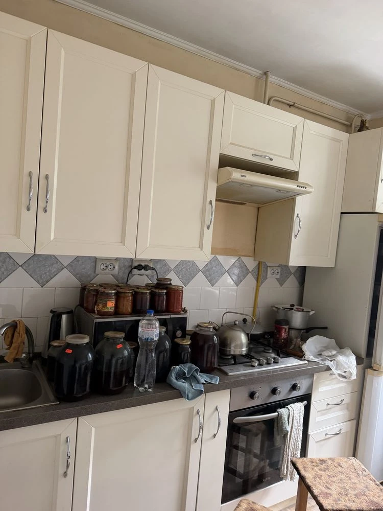 Sale of a 2-room apartment. Bul. Heroes of Krut 4 / closer to the Depot