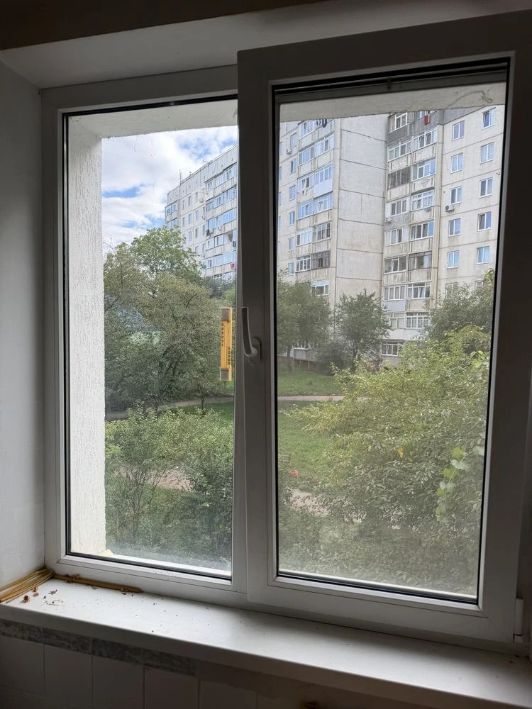 Sale of a 2-room apartment. Bul. Heroes of Krut 4 / closer to the Depot