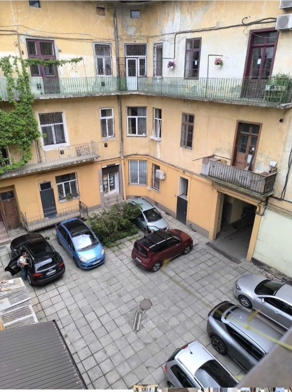 Продажа: Квартира, 3-х комнатной, на ул. Січовых Стрільців, 8.